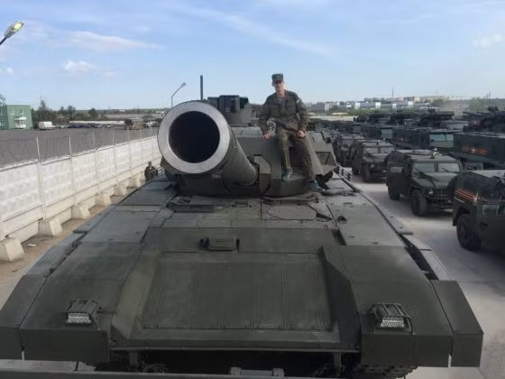 Ngoài ra, dự báo đến năm 2040, có nhiều triển vọng hơn về việc xuất hiện một chiếc xe tăng chiến đấu chủ lực thay thế T-14 Armata, trang bị pháo chính điện hóa và tích hợp cả hệ thống phòng không tầm ngắn.