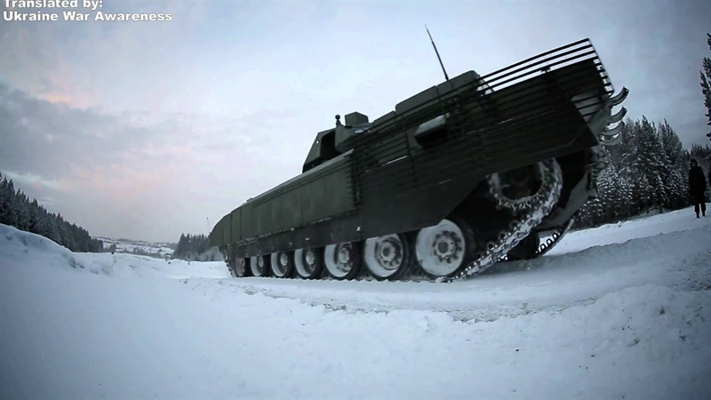 Chính vì vậy, xe tăng T-14 Armata sẽ được trang bị pháo 152 mm thay vì 125 mm hiện có. Ngoài ra nhận thức về tình huống của kíp lái cần được nâng cao về mặt chất lượng, để đưa ra hành động kịp thời trong các hoạt động tác chiến ở tương lai.