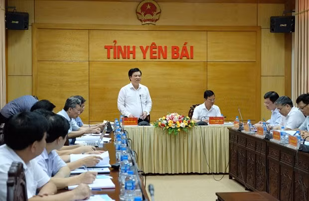 Bo truong Giao duc yeu cau tuyet doi khong de xay ra gian lan thi cu-Hinh-3