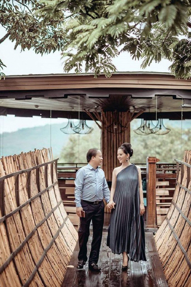 Nhiều lần trả lời trên báo, ca sỹ Hiền Anh khẳng định cô và chồng đến với nhau bằng tình yêu. Ảnh Tổ quốc.