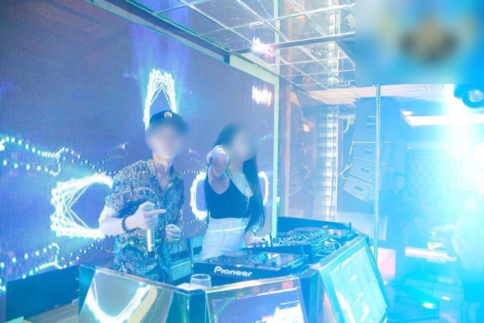 Nạn nhân được đánh giá là nữ DJ xinh đẹp, thường xuyên xuất hiện tại các quán Bar có tiếng.