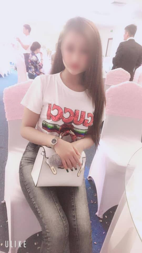 Chủ nhà trọ nơi nữ DJ xinh đẹp bị sát hại cho biết, cách đây gần 1 năm, mẹ con Trang thuê 2 căn phòng trọ cạnh nhau trong cùng khu nhưng không ở chung. Trong thời gian qua, chủ nhà đã gửi giấy kê khai tạm trú, tạm vắng nhưng cả hai mẹ con chưa thực hiện.