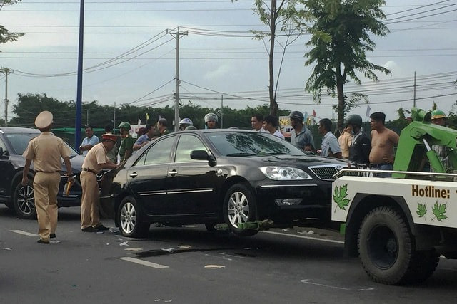 Vụ việc giang hồ vây xe chở công an khiến dư luận quanh vùng hoang mang, lực lượng công an cũng phải rất vất vả để giải quyết vụ việc.