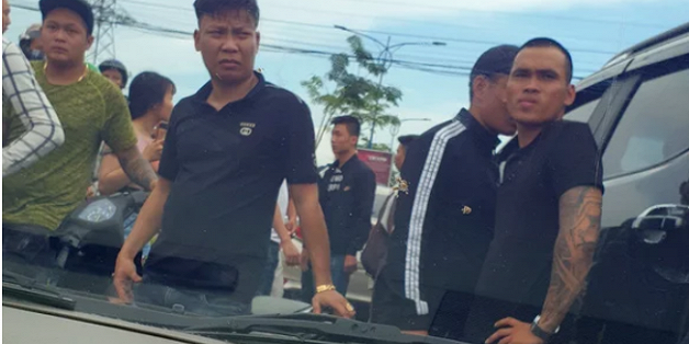 Thông tin ban đầu được biết, khi xảy ra vụ nôn ói trúng ông Lương, ông Lương đã đấm vào mặt ông Hiền và bắt vào phòng VIP 8 xin lỗi mọi người và xảy ra xô xát.