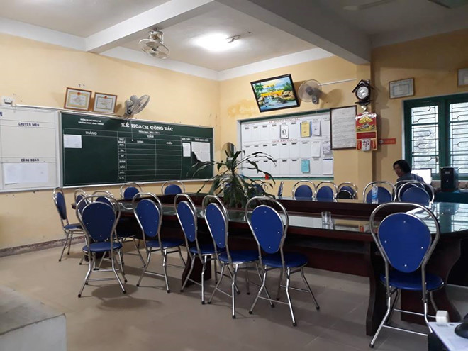 Phòng hội đồng, hiện trường xảy ra vụ nam thanh niên cưỡng hiếp cô giáo. Ảnh: Điền Quang.