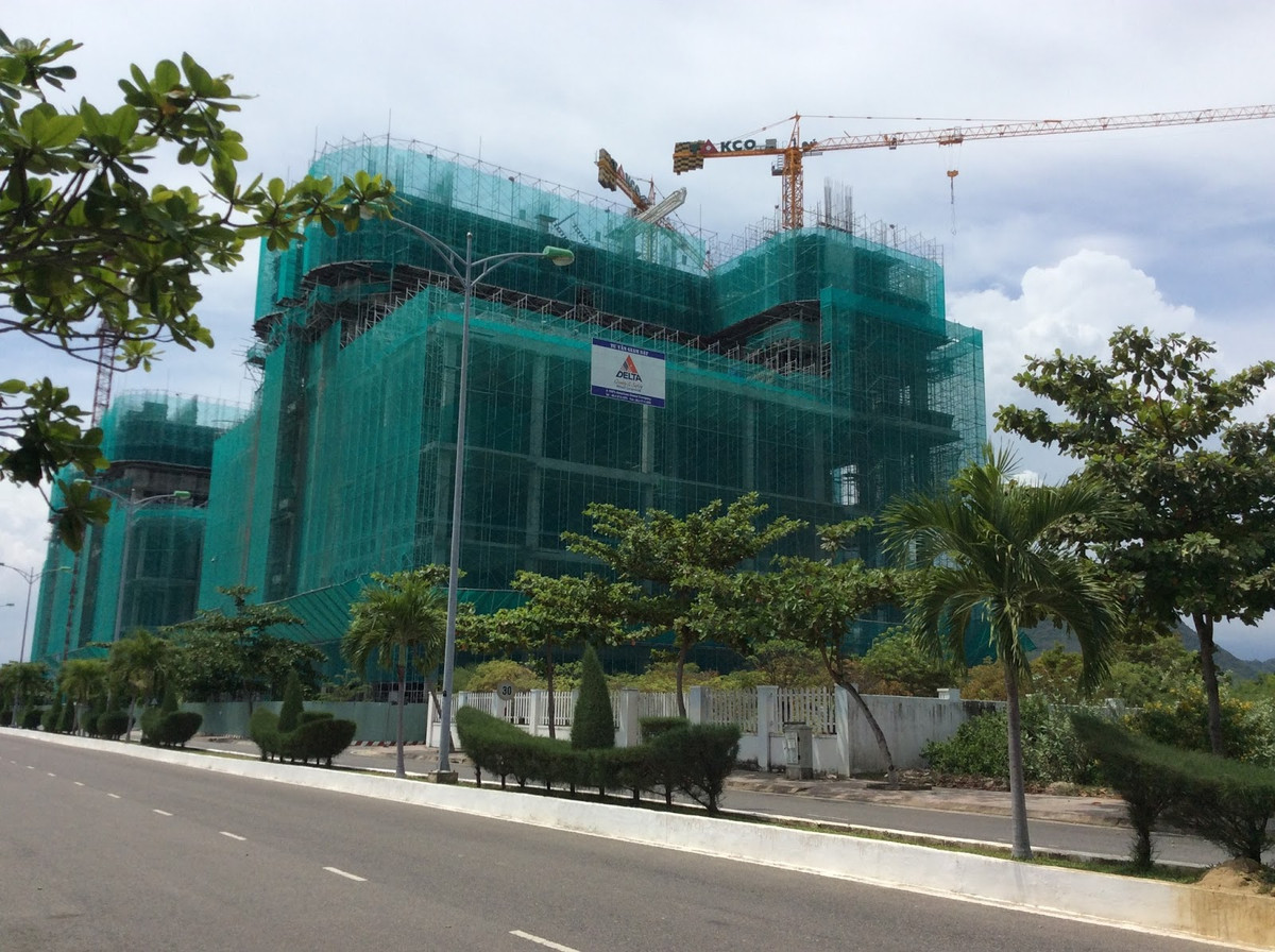 Lan chiem duong bo, resort ven bien Swisstouches La Luna bi xu phat-Hinh-2