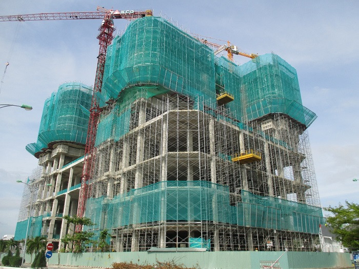 Theo Sở GTVT tỉnh Khánh Hòa, dự án Swisstouches La Luna Resort Nha Trang do Công ty Cổ phần xây dựng và kinh doanh địa ốc Tân Kỷ (Tp Hồ Chí Minh) làm chủ đầu tư đã có hành vi vi phạm trong lĩnh vực giao thông đường bộ. Ảnh: swisstoucheslaluna.com.