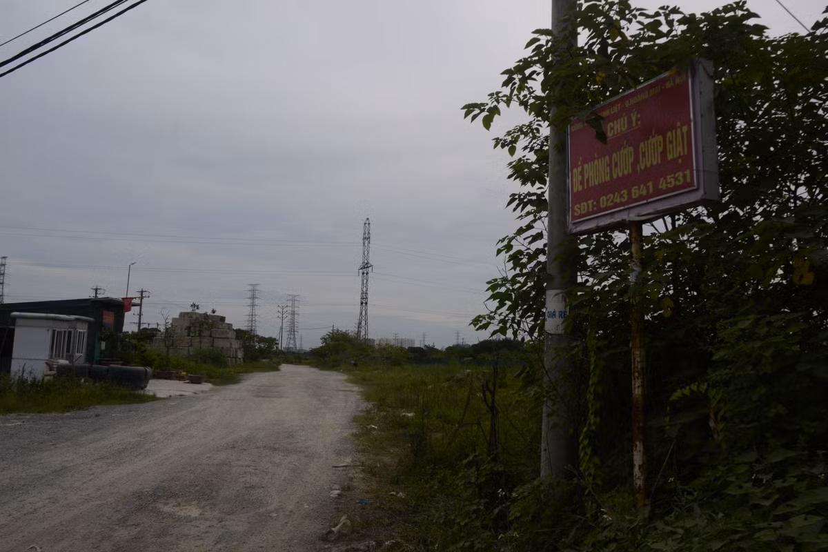 Khắp dự án treo biển cảnh báo: "Đề phòng cướp, cướp giật".