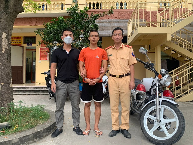 “Dao chich” ngu noc nha van hoa sau khi trom ac quy o to