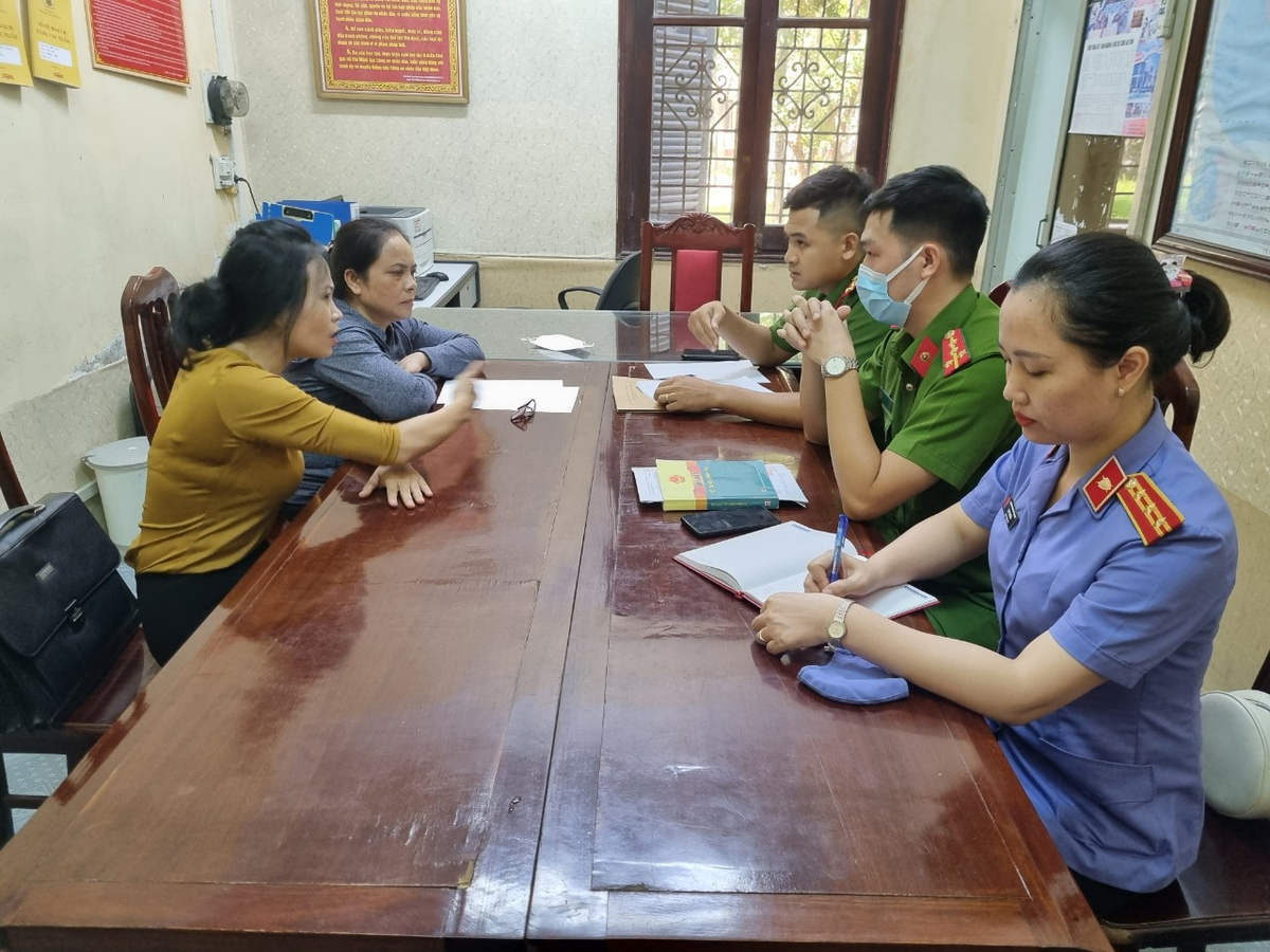 Khoi to chu phuong lua dao, chiem doat 21 ty va 889 chi vang