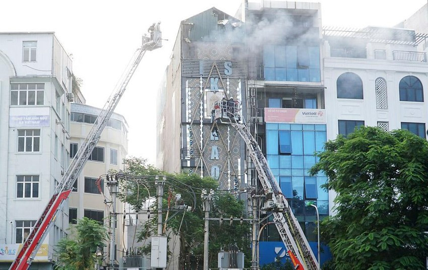 Ha Noi: Karaoke, quan bar...khong duoc phep hoat dong khi dang sua chua