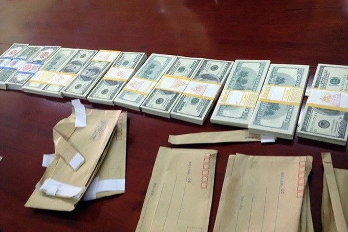 Sau khi nhận tiền, Tuấn nhờ bị can Nguyễn Ngọc Triệu (cựu Trụ trì Chùa Nôm) tác động đến những người có thẩm quyền để giúp ông Quân thoát tội. Sau cuộc gặp Tuấn, ông Triệu nói sẽ nhờ người giúp Quân rồi hẹn gặp ông Vũ Văn Đắc (Chủ tịch Công ty môi trường Thuận Thành) vì cho rằng ông Đắc quen lãnh đạo ngành công an. 