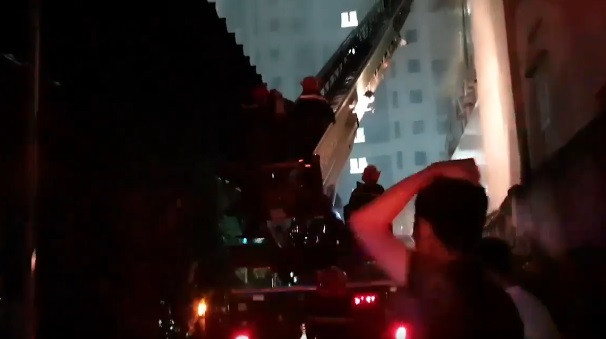 Bộ Công an hướng dẫn cách thoát nạn an toàn khi có cháy - Hình 2 Bo Cong an huong dan cach thoat nan an toan khi co chay-Hinh-2