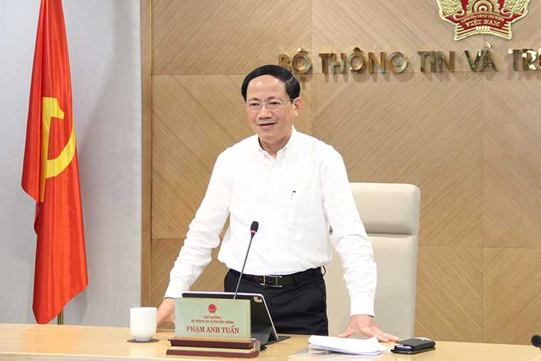 Tháng 9/2013, ông Phạm Anh Tuấn được bổ nhiệm giữ chức Tổng giám đốc, Thành viên Hội đồng thành viên Tổng công ty Bưu điện Việt Nam. 