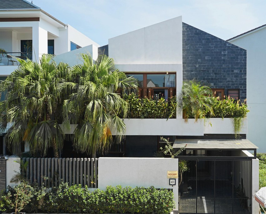 Ngôi nhà có 3 giếng trời độc đáo ở Hà Tĩnh Ngoi nha co 3 gieng troi doc dao o Ha Tinh