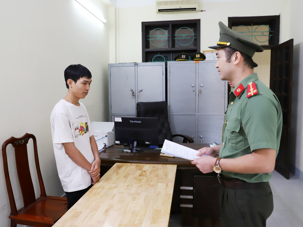 Khoi to 4 doi tuong lien quan duong day danh bac Phan Sao Nam-Hinh-2