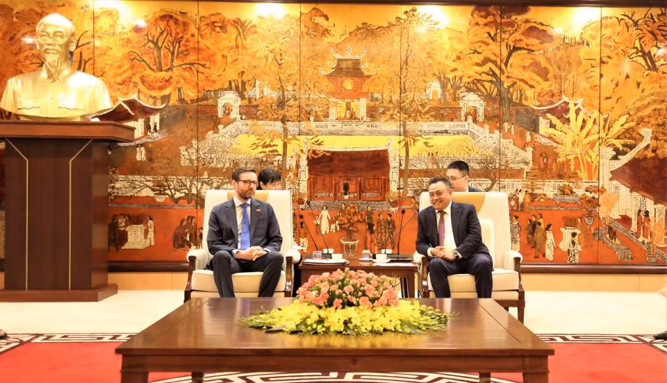 Hop tac giua Ha Noi va cac doi tac Anh ngay cang di vao chieu sau-Hinh-2