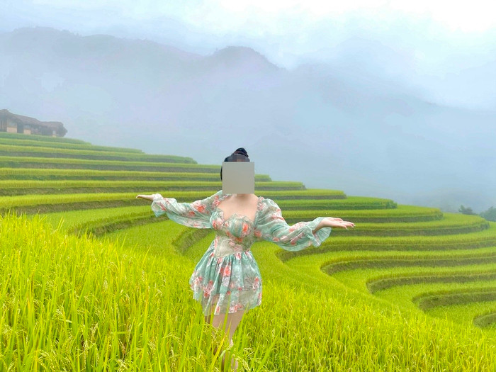 Rạng sáng 18/9, khi chị L. đang ngủ, một người đàn ông xông vào cưỡng hiếp. Dù cố giãy dụa, chống trả người đàn ông nhưng không thành công. Thời điểm đó, các phòng cách xa nhau, dân cư lại thưa thớt nên chị L chỉ kháng cự chứ không dám tri hô. “Nghĩ tới cảnh bị cưỡng hiếp rồi giết tôi chỉ dám kháng cự để bảo toàn tính mạng", chị L. chia sẻ.