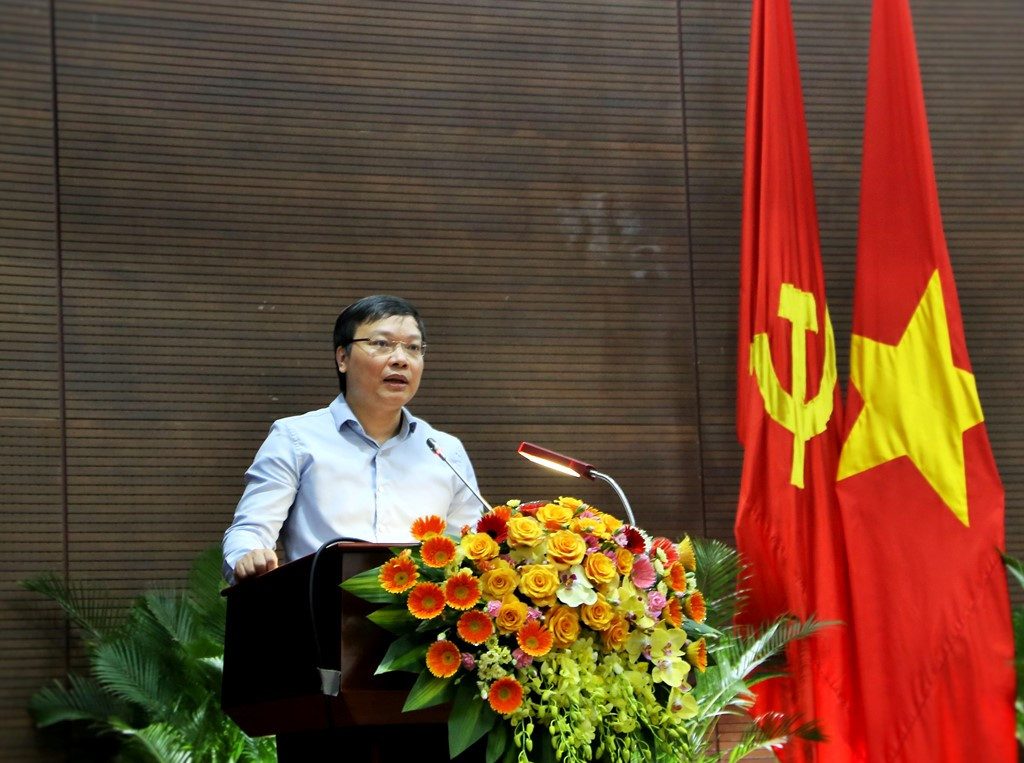 Theo quyết định của Bộ trưởng Bộ Nội vụ về việc phân công công tác của Bộ trưởng và các Thứ trưởng Bộ Nội vụ, ông Long giúp Bộ trưởng phụ trách các lĩnh vực công tác: Quản lý đội ngũ công chức, viên chức; Đào tạo, bồi dưỡng cán bộ, công chức; Công tác thanh niên; Thông tin, tuyên truyền; 