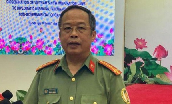  Cựu Phó Cục trưởng Cục Quản lý xuất nhập cảnh (Bộ Công an) Trần Văn Dự. Ngày 25/7, Cơ quan An ninh điều tra Bộ Công an đã khởi tố, bắt giam Trần Văn Dự về tội nhận hối lộ.