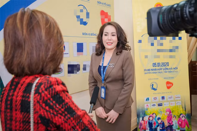 Bà Hoàng Diệu Mơ - Tổng giám đốc Công ty TNHH thương mại du lịch và dịch vụ hàng không An Bình bị Bộ Công an khởi tố bị can, tạm giam về tội Đưa hối lộ ngày 25/3. 