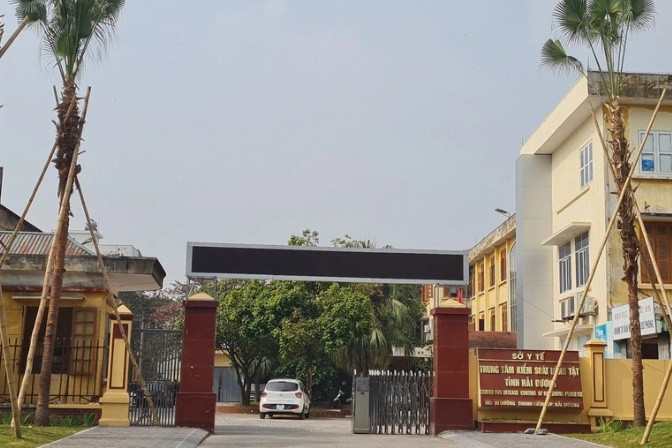 Toan canh sai pham loat quan chuc Hai Duong lien quan phong chong dich COVID-19-Hinh-2