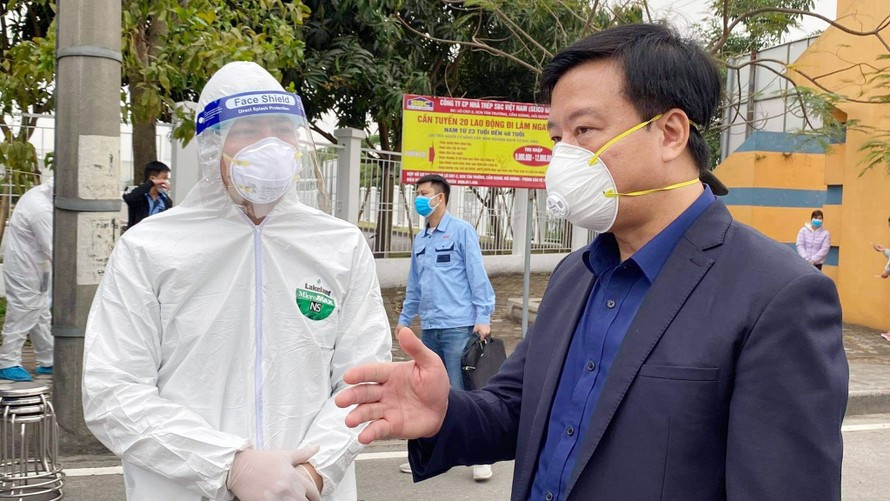 Đáng chú ý, sau khi Cơ quan Cảnh sát điều tra Bộ Công an khởi tố vụ án Việt Á, bắt giam ông Phạm Duy Tuyến, Giám đốc CDC Hải Dương và thuộc cấp, tại Hội nghị Ban Thường vụ Tỉnh ủy Hải Dương ngày 21/12/2021, ông Phạm Xuân Thăng khẳng định, sai phạm của ông Tuyến là rất nghiêm trọng, đi ngược với nỗ lực chống dịch của cả hệ thống chính trị, gây bức xúc trong cán bộ, đảng viên và nhân dân. Đồng thời đề nghị, Ban Thường vụ Tỉnh ủy, Ban Cán sự Đảng UBND tỉnh Hải Dương rút kinh nghiệm sâu sắc trong công tác chỉ đạo, quản lý, giám sát, phòng ngừa tham nhũng, nhất là công tác mua sắm, thanh quyết toán phục vụ phòng chống dịch. 