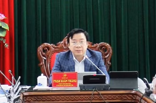 Ngày 16/9, Bộ Chính trị quyết định đình chỉ sinh hoạt Đảng, đình chỉ các chức vụ trong Đảng và trình Ban chấp hành Trung ương Đảng xem xét, thi hành kỷ luật đối với ông Phạm Xuân Thăng. 