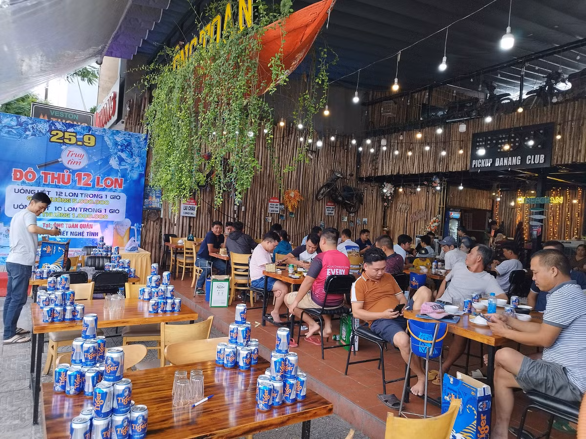 Quan nhau kich cau thi uong bia: Nen “xu ly” chu quan!