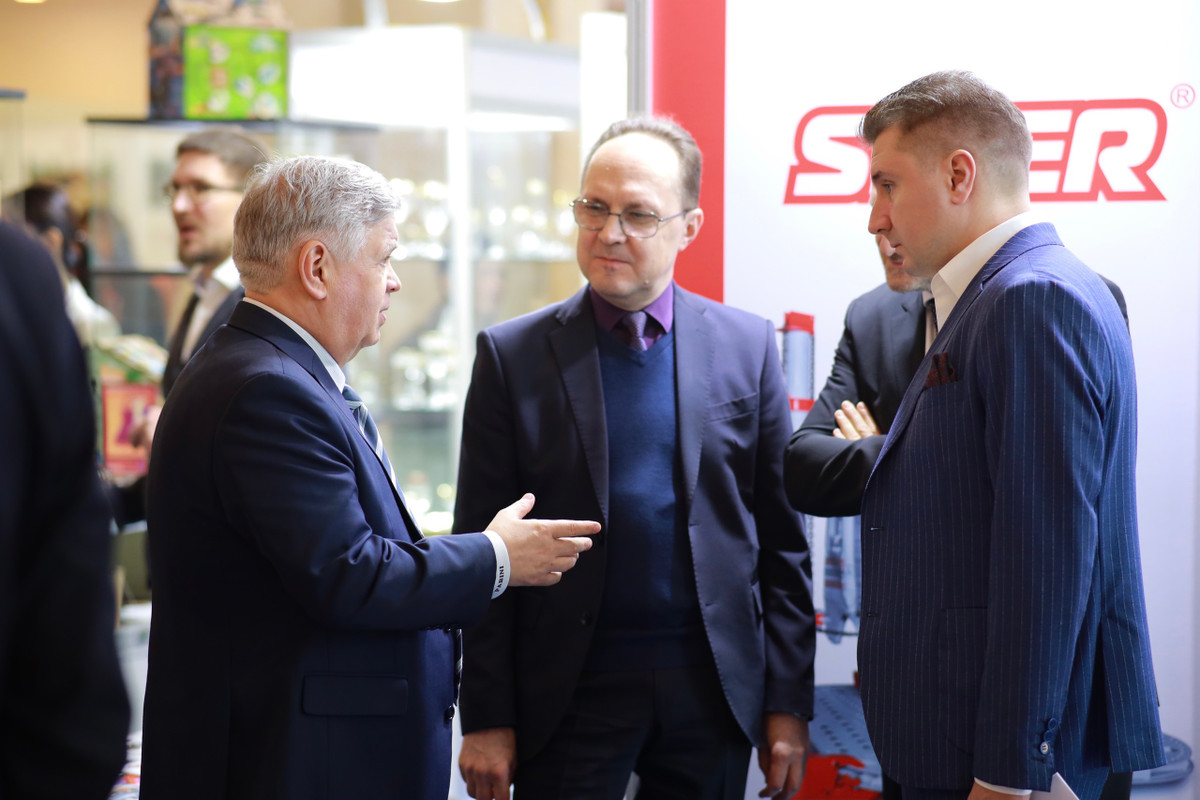 Đồng thời góp phần thúc đẩy phát triển hơn nữa quan hệ thương mại và đầu tư giữa 2 nước, đa dạng hóa các hình thức và xu hướng hợp tác kinh tế, mở rộng hợp tác trong lĩnh vực xã hội và nhân đạo cũng như thúc đẩy các sản phẩm xuất khẩu của các doanh nghiệp Nga và các tổ chức thương mại đến các thị trường Đông Nam Á. 