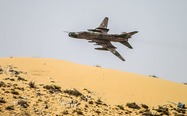 Theo các nguồn tin quân sự, vào ngày 4/3, một máy bay tiêm kích bom Su-22 của Không quân Syria đang thực hiện nhiệm vụ trên bầu trời tỉnh Idlib, đã bị máy bay chiến đấu F-16 của Không quân Thổ Nhĩ Kỳ phóng tên lửa AIM-120 tấn công; nhưng chiếc tiêm kích bom Su-22 đã kịp thời phát hiện mối nguy hiểm và tránh được đòn đánh chết người của tên lửa AIM-120.