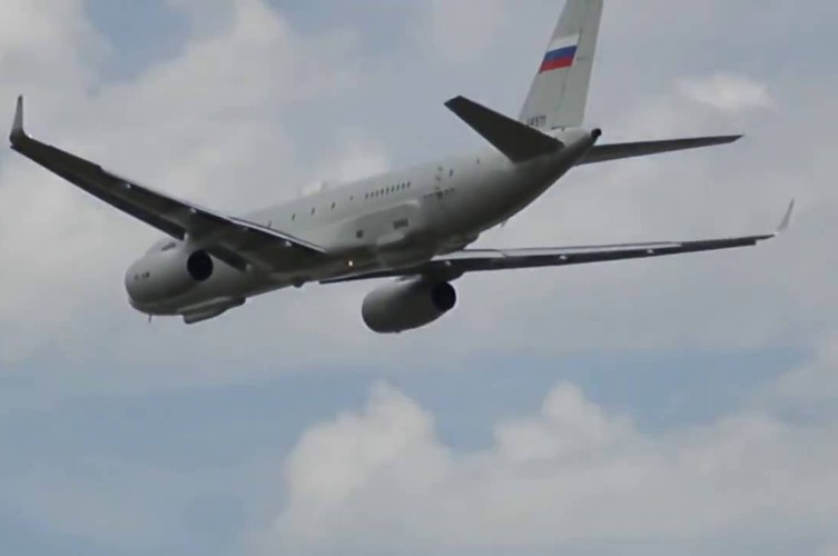 Trong số các loại máy bay trinh sát do thám mạnh nhất thế giới, Tu-214R của Nga đứng trong tốp đầu. Đây là một trong những máy bay trinh sát cực hiện đại mới được Nga hoàn thiện.