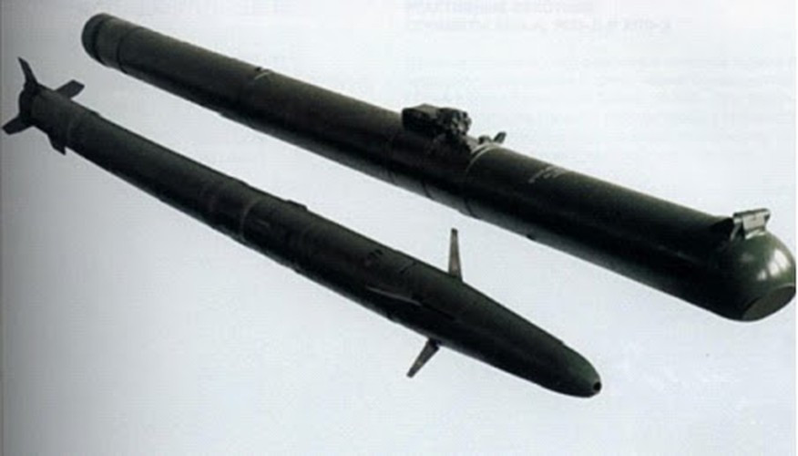 9A4172 Vikhr được phát triển từ năm 1985, là vũ khí chống tăng chủ lực cho trực thăng vũ trang Ka-52 và cường kích Su-25T, được gắn theo cụm 6-8 quả đạn ở mỗi bên cánh phi cơ.