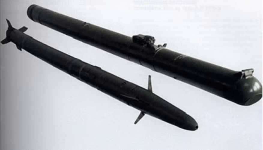 9A4172 Vikhr được phát triển từ năm 1985, là vũ khí chống tăng chủ lực cho trực thăng vũ trang Ka-52 và cường kích Su-25T, được gắn theo cụm 6-8 quả đạn ở mỗi bên cánh phi cơ.