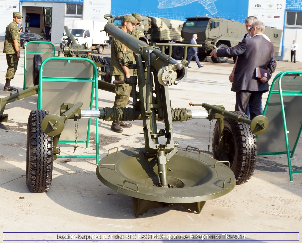 Khẩu súng cối 120mm mới có tên là 2B23 Nona-M1, được lấy nguyên ý tưởng từ súng cối 120mm M-43. Mẫu M-43 là loại súng cối có thể vận chuyển bằng xe kéo, mang vác hoặc chuyên chở trên các xe tải.