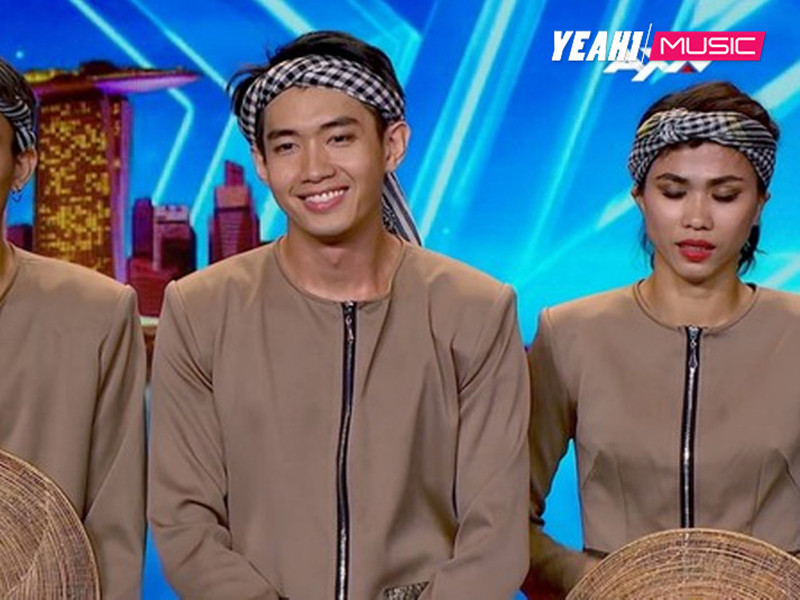 Ngoài áo bà ba, khăn rằn và nón lá, tiết mục của Quang Đăng còn được đánh giá cao vì những bước nhảy điêu luyện, đồng đều và mạnh mẽ trên nền nhạc được phối giữa tiếng đàn tranh, tiếng sáo cùng nhạc điện tử.