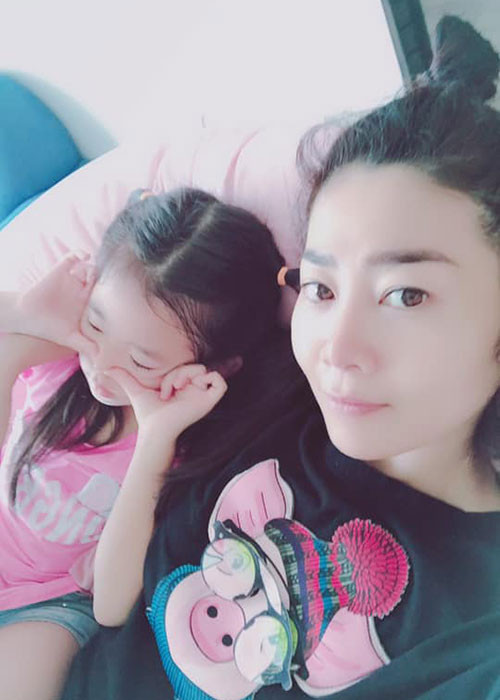 Con gái là động lực lớn để Mai Phương vượt qua những khó khăn trong cuộc sống, đặc biệt khi cô không may mắc bệnh ung thư năm 2018.