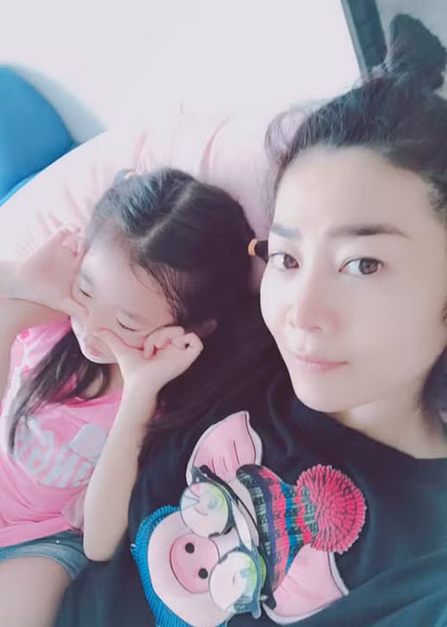 Con gái là động lực lớn để Mai Phương vượt qua những khó khăn trong cuộc sống, đặc biệt khi cô không may mắc bệnh ung thư năm 2018.