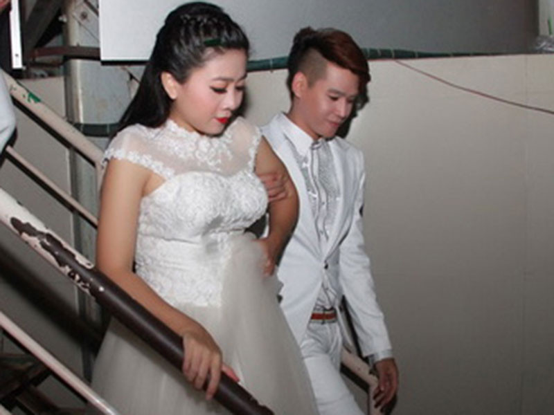 "Tôi đã ở bên Phương trong giây phút sinh nở, cùng tổ chức sinh nhật đầu tiên cho con. Khi không đủ duyên nợ đi tiếp cùng nhau, cả hai đều mong muốn giữ mối quan hệ thật tốt vì Lavie", Phùng Ngọc Huy cho hay.