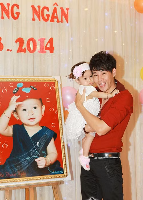 “Một đứa trẻ còn quá nhỏ như Lavie, không có mẹ thì phải có ba ở bên. Bây giờ cả 2 ông bà đều lớn tuổi, làm sao lo được cho cháu một đoạn đường quá dài như vậy. Lavie đâu phải một đứa trẻ đã lớn”, Ốc Thanh Vân nói.