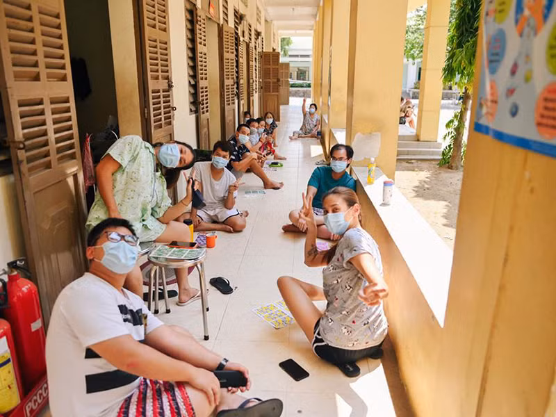 Hình ảnh Võ Hoàng Yến ở nơi cách ly khác xa trên sàn catwalk.