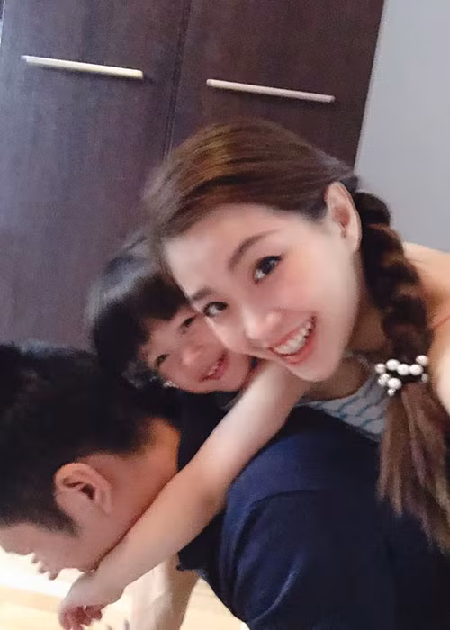 Chồng của Diễm Trang là một đại gia. Nhiều người từng khá ngỡ ngàng khi á hậu được ông xã đưa đón đến sự kiện bằng siêu xe hơn 10 tỷ đồng.