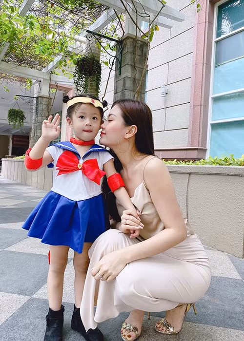 Con gái của Diễm Trang ngày càng xinh xắn.