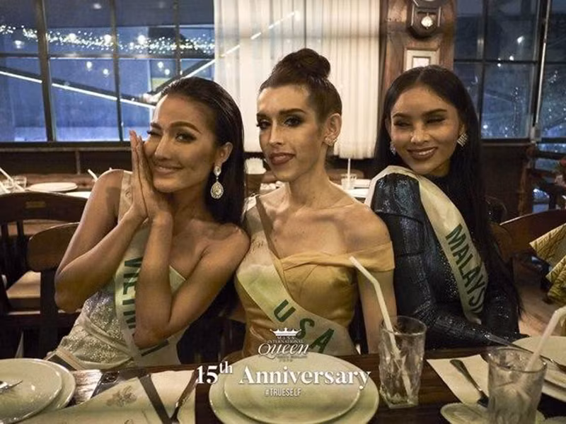 Hoài Sa được nhiều cư dân mạng khen ngợi là người đẹp thân thiện.