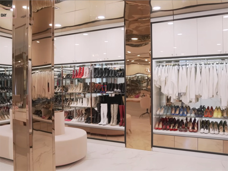 Tủ đồ hiệu của chân dài gốc Trà Vinh có số lượng khủng. Ảnh: Vietnamnet