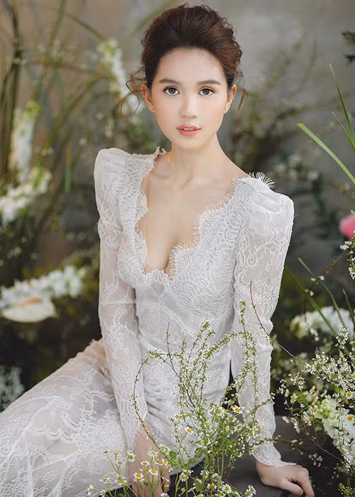 Chân dài 8x chia sẻ, cô muốn có một bé trai và một bé gái cho "đủ nếp đủ tẻ". Ảnh: Yan