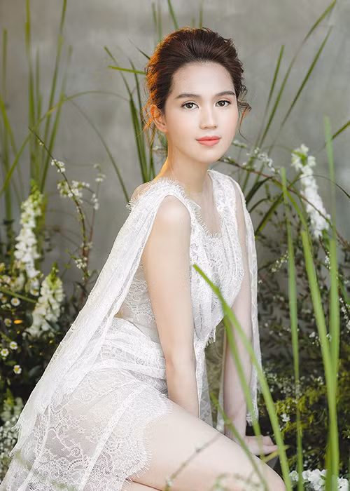  Nữ hoàng nội y gợi cảm khi hóa cô dâu. Ảnh: Yan