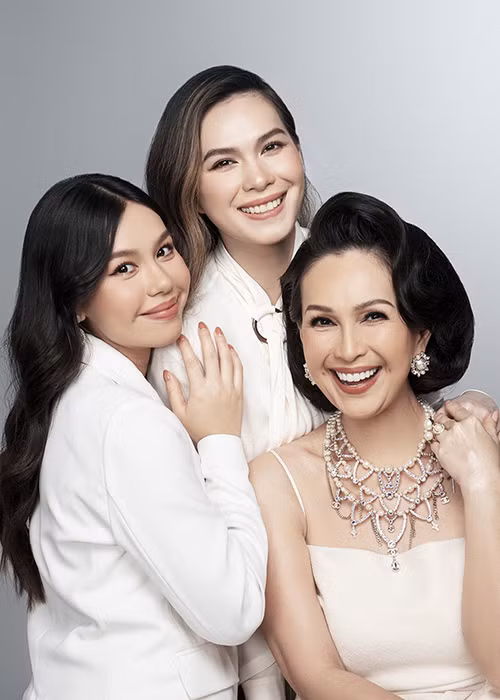 Quế My được nhận xét là có nhiều nét giống bố hơn giống mẹ.