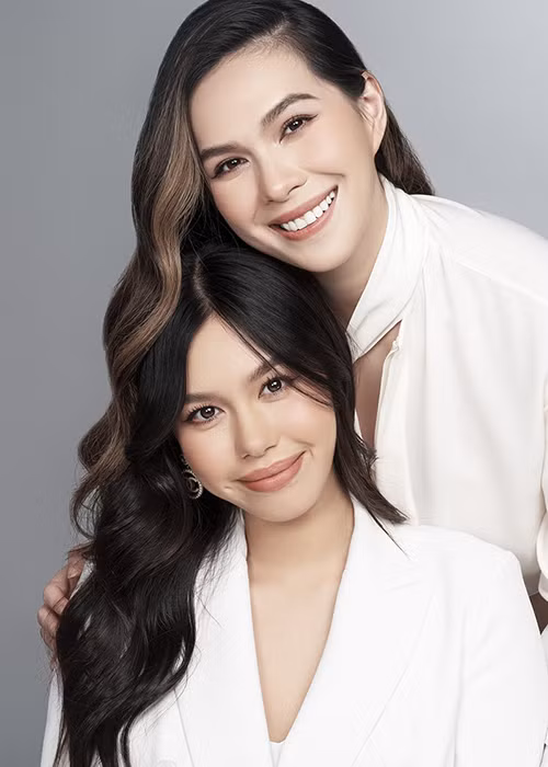 Quế My là con gái út của Diễm My và doanh nhân Hà Tôn Đức, chào đời năm 2000.