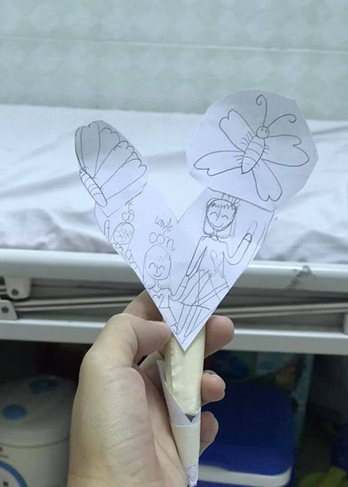 Tuy phải chiến đấu căn bệnh hiểm nghèo nhưng Mai Phương vẫn luôn giữ được tinh thần lạc quan và vui vẻ. Con gái Lavie cũng chính là động lực để nữ diễn viên cố gắng chống chọi với bệnh tật.